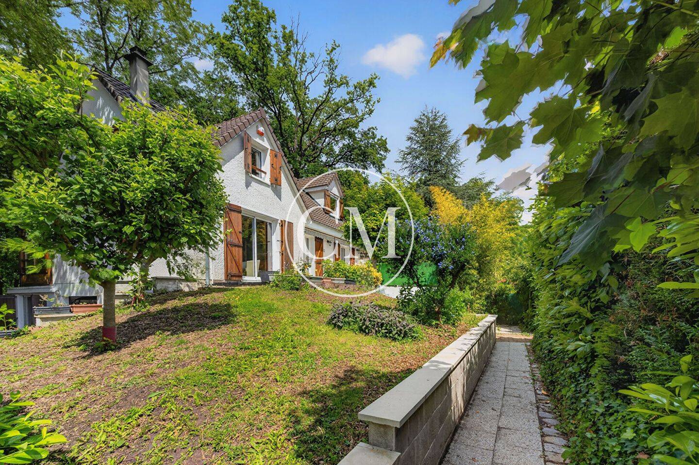 Maison 6 pièces 197 m² · à Saint-Léger-en-Yvelines · 197 m² · 476 000 €