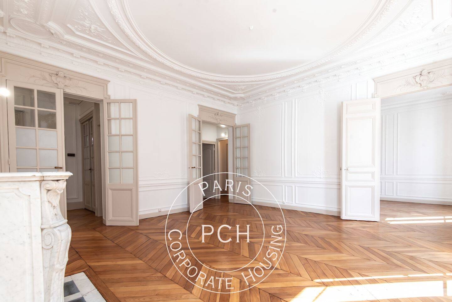 Appartement 6 pièces 178 m² · à Paris 8ème Arrondissement · 178,4 m² · 6 800 €/mois