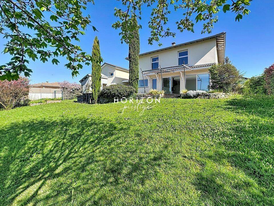Maison 9 pièces 216 m² · à Peyzieux-sur-Saône · 216 m² · 519 000 €