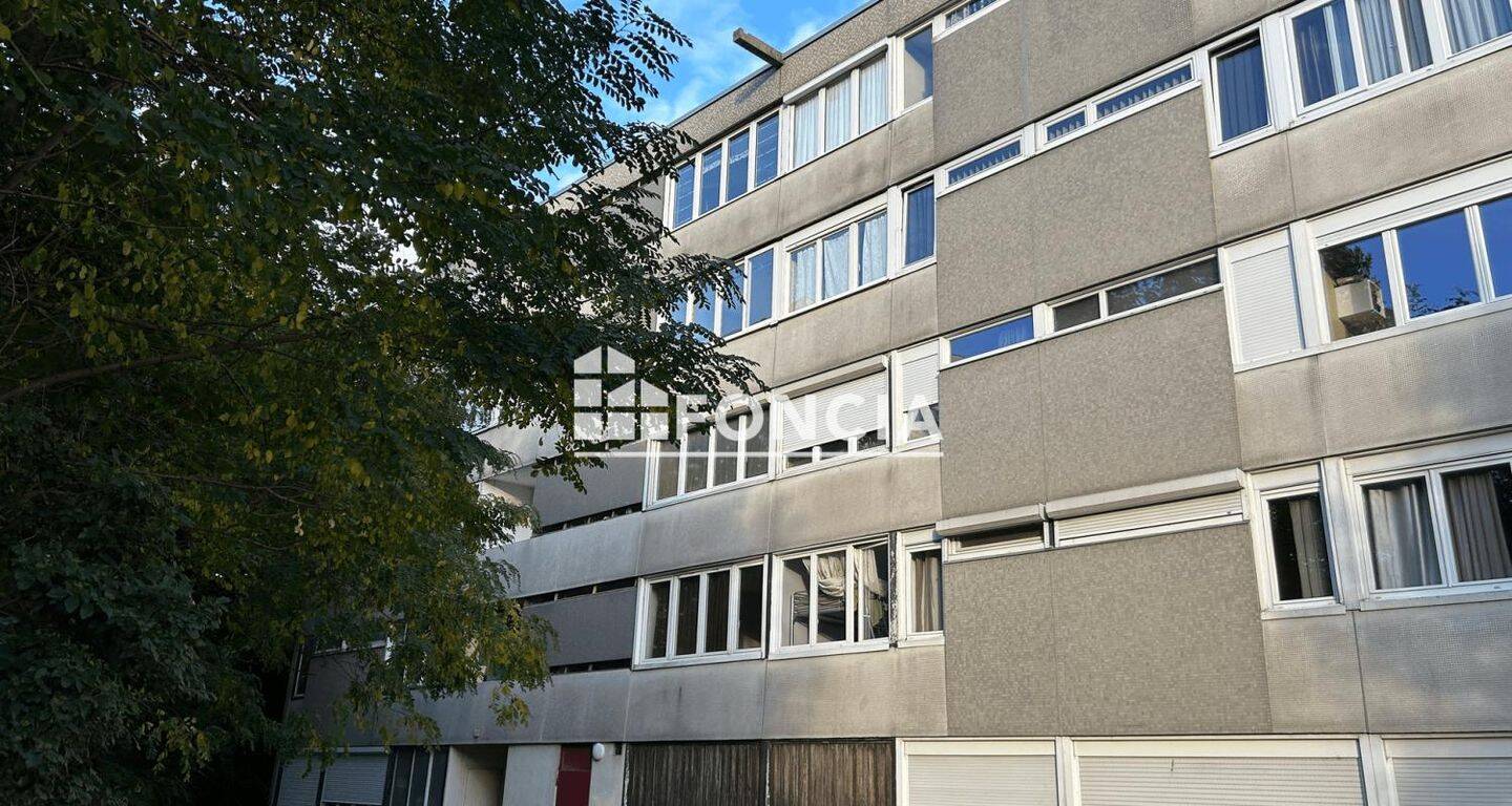 Appartement 3 pièces 58 m² · à Créteil · 57,6 m² · 1 043 €