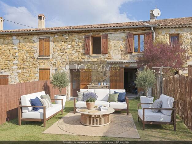 Ferme à vendre 179 000 € 3 pièces 2 chambres 120 m² 80 m² de terrain La Martre 83840