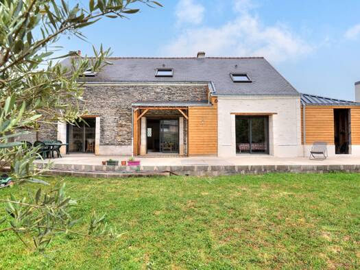 Maison à vendre 349 000 € 5 pièces 3 chambres 162,2 m² 427 m² de terrain Zone d'Activité Trélazé 49800