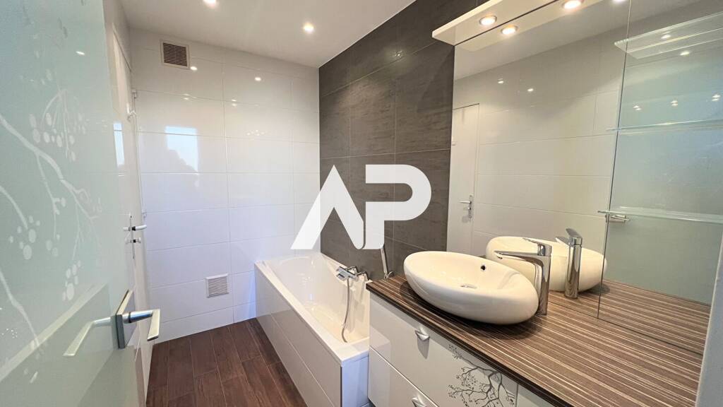 Appartement à louer 1 690 € 5 pièces 4 chambres 110 m² Étage 1/4 Haut Montmorency Est Montmorency 95160