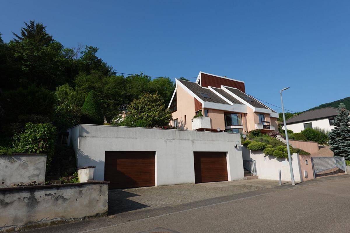 Maison 10 pièces 300 m² · à Wintzenheim · 299,8 m² · 945 000 €