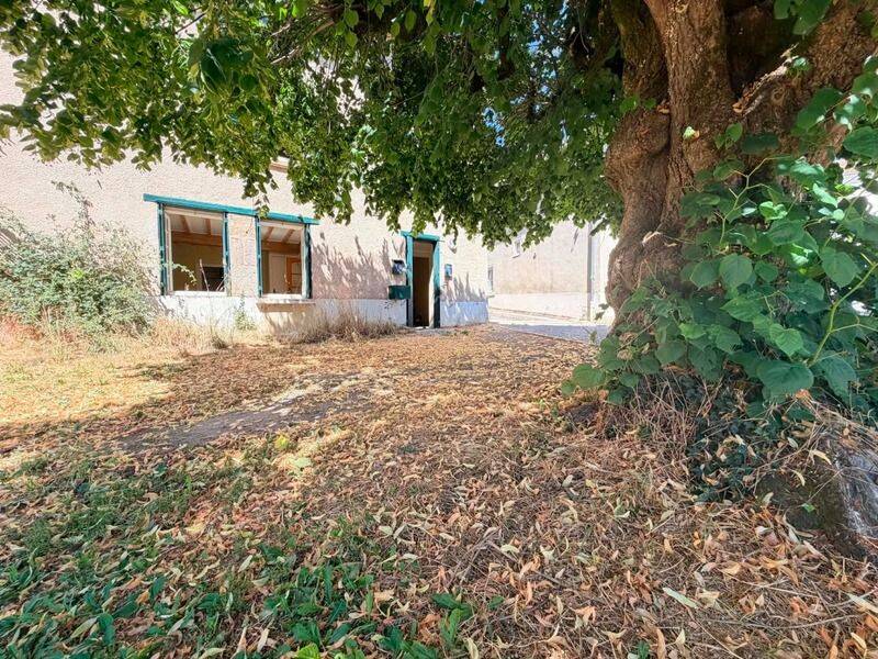 Maison 3 pièces 79 m² · à Panissières · 79 m² · 49 000 €
