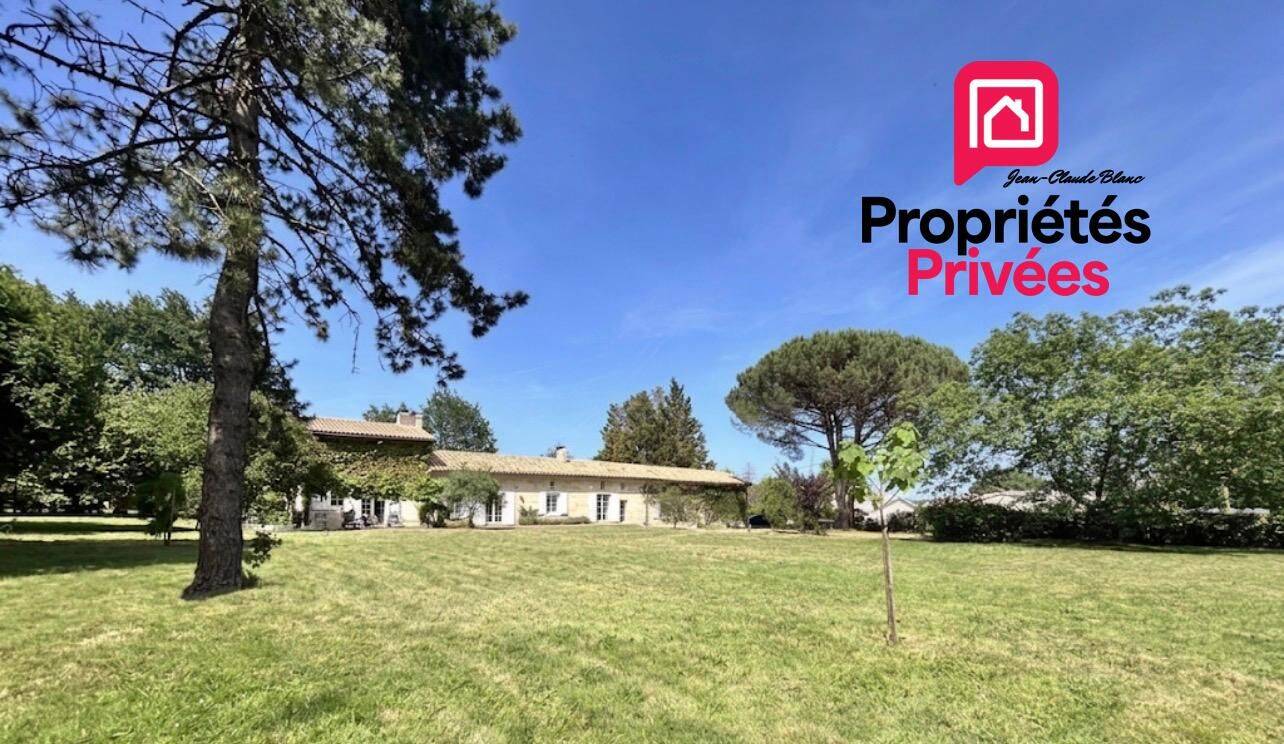 Maison 8 pièces 240 m² · à Tizac-de-Lapouyade · 240 m² · 408 000 €
