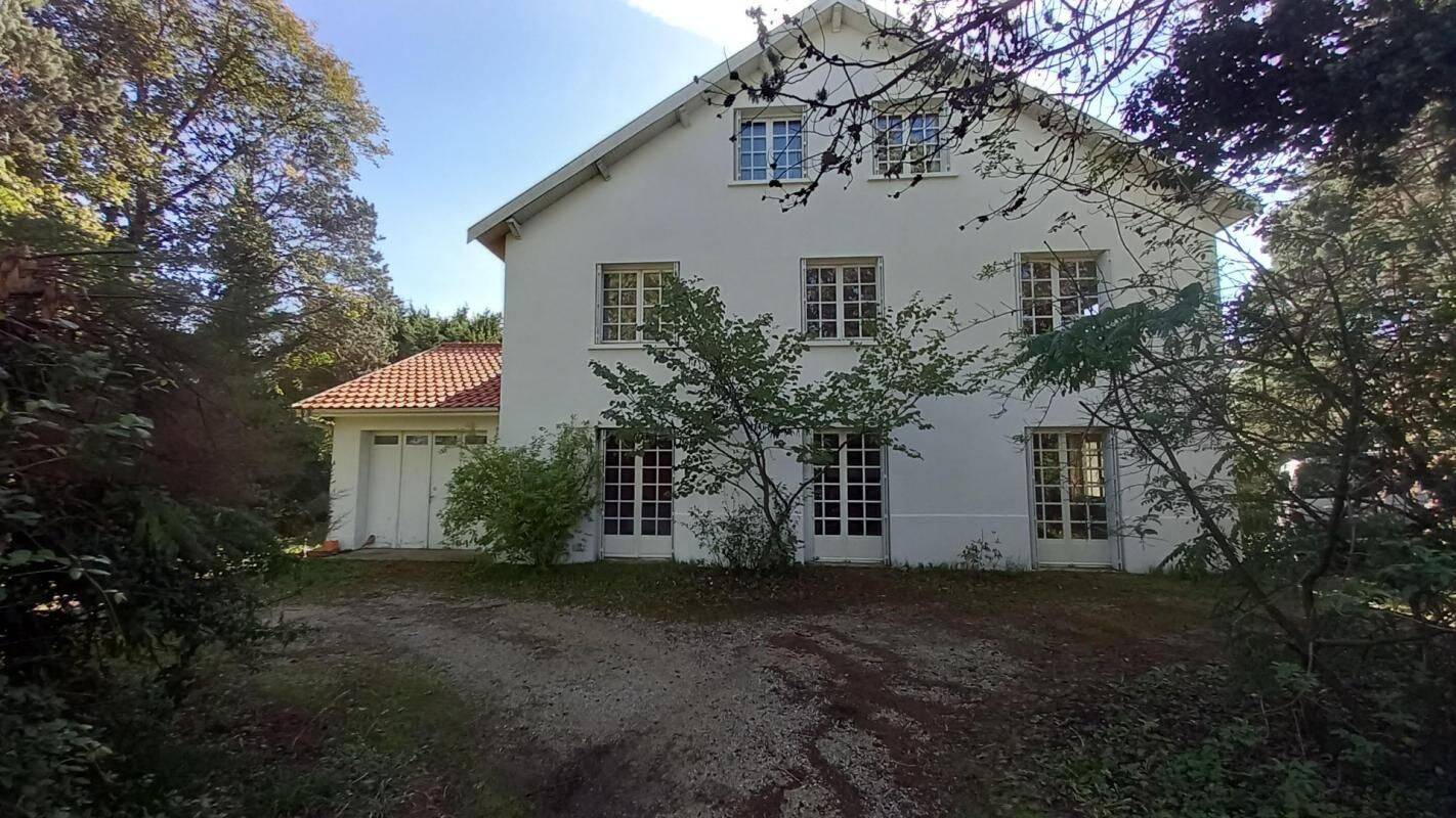 Maison 6 pièces 180 m² · à Villefranche-de-Rouergue · 180 m² · 160 000 €
