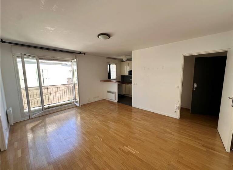 Appartement à louer 1 337 € 4 pièces 3<br/>chambres 69 m²<br/>superficie 3ème<br/>étage Centre Ville Houilles 78800