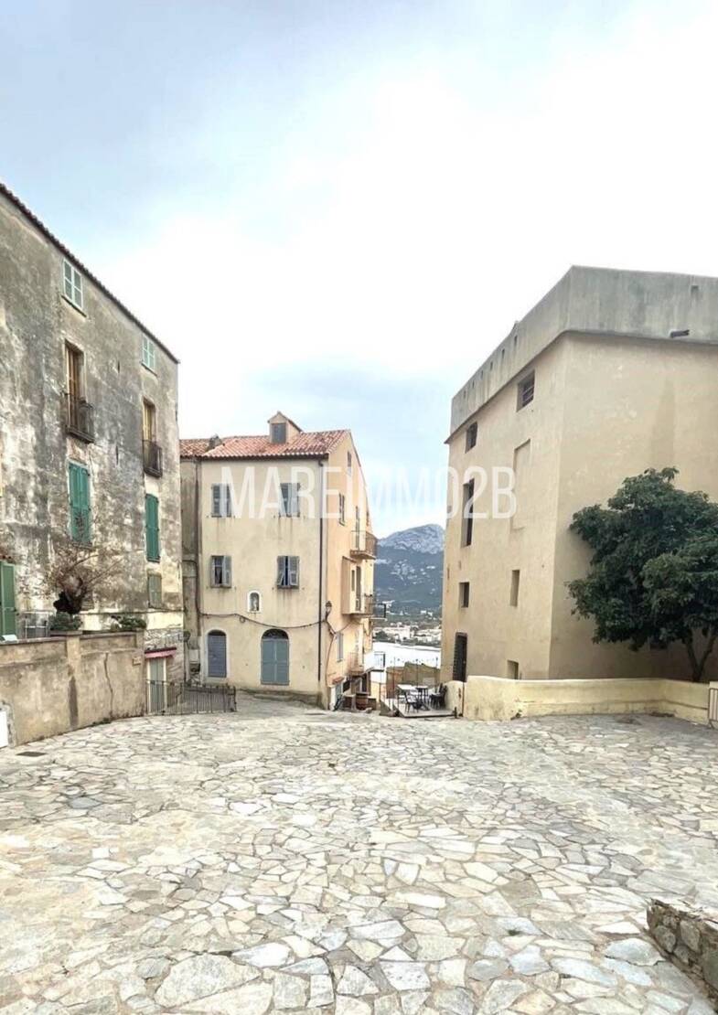Appartement à vendre 329 600 € 3 pièces 2 chambres 51,3 m² Étage 1/2 Calvi 20260