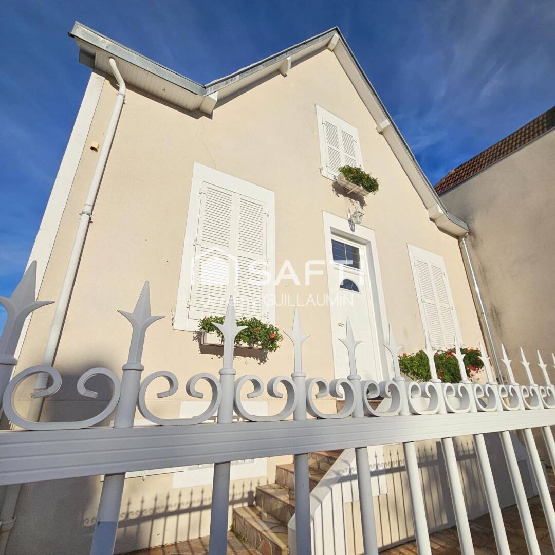 Maison 11 pièces 311 m² · à Varennes-sur-Allier · 311 m² · 346 000 €