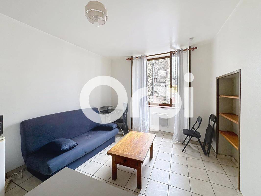 Appartement 1 pièce 22 m² · à Saint-Flour · 22 m² · 250 €/mois