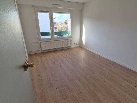 Appartement à vendre 72 900 € 1 pièce 43 m² Étage 2/5 République Jarville-la-Malgrange 54140