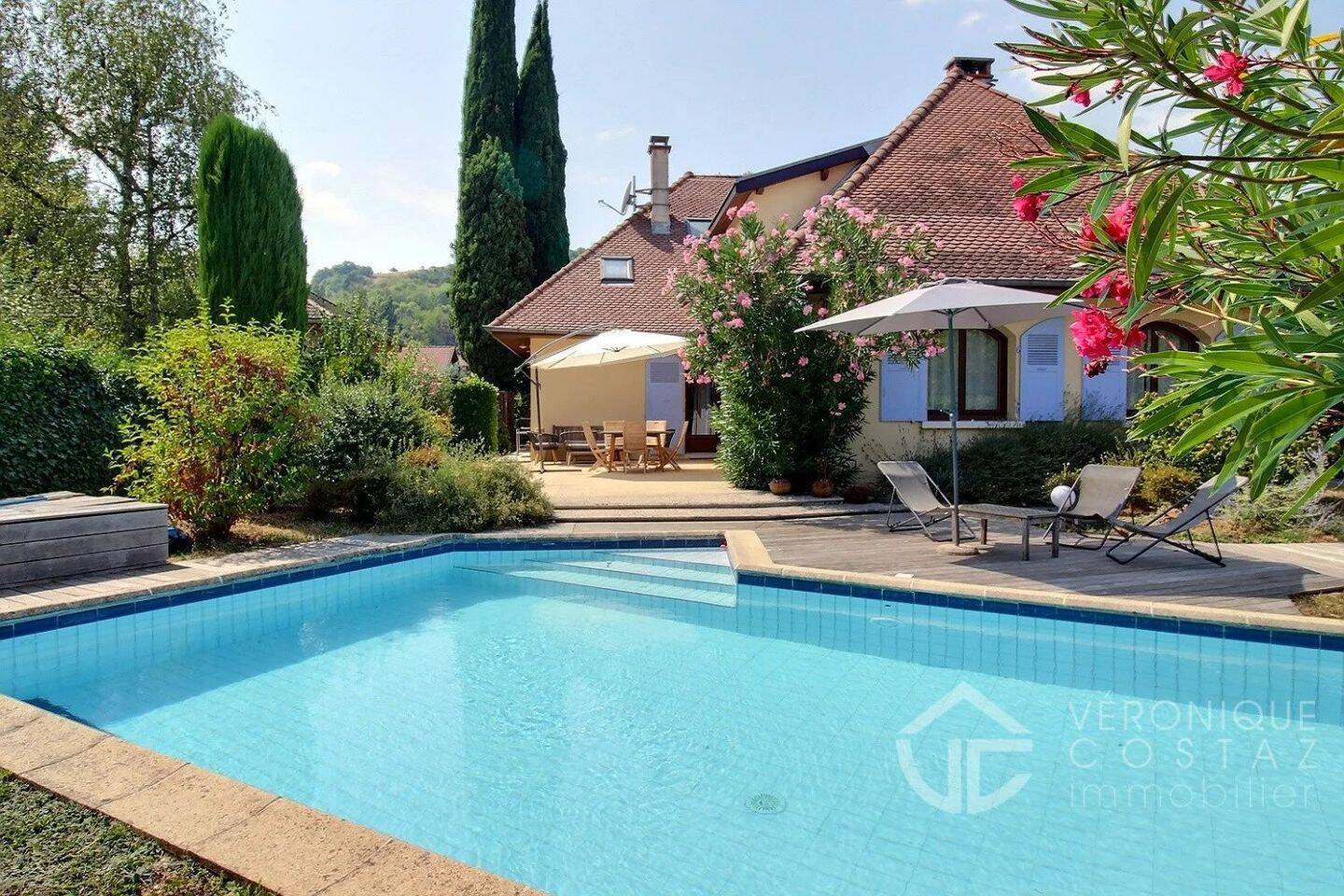 Maison 9 pièces 203 m² · à Saint-Marcellin · 203 m² · 552 000 €