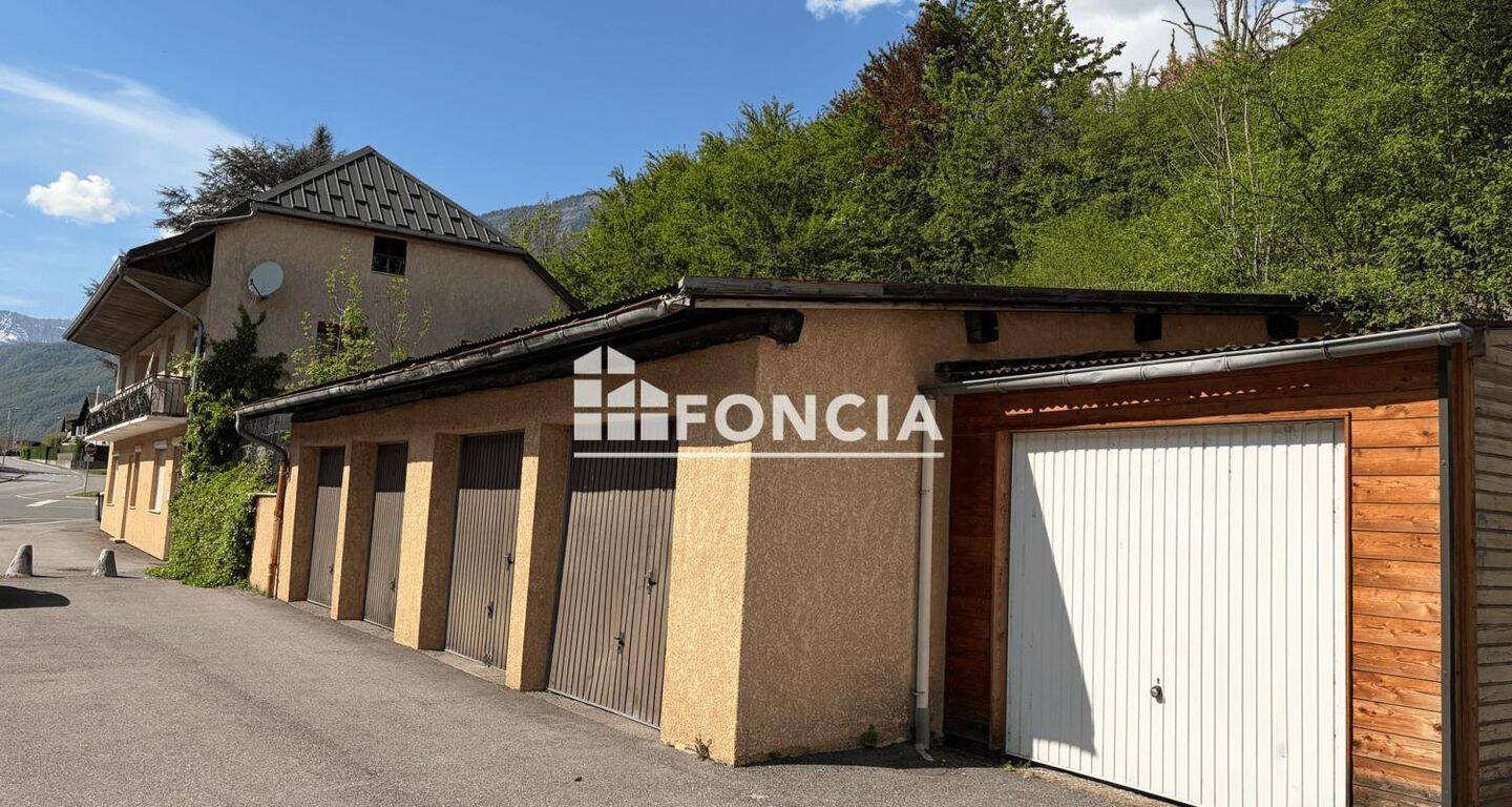 Maison 9 pièces 284 m² · à Ugine · 284 m² · 395 000 €