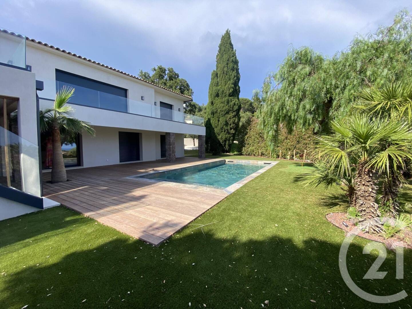 Maison 7 pièces 238 m² · à Roquebrune-sur-Argens · 238 m² · 2 490 000 €