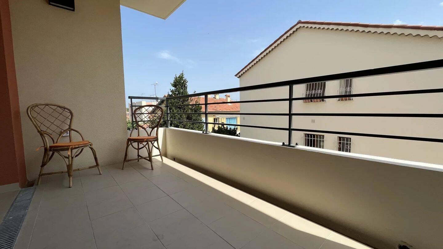 Appartement 2 pièces 42 m² · à Saint-Laurent-du-Var · 42,1 m² · 1 060 €/mois