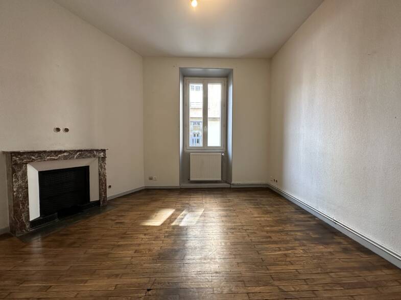 Appartement à louer 617 € 2 pièces 1 chambre 58 m² RDC/4 Grenoble 38000