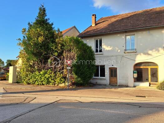 Maison à vendre 140 000 € 10 pièces 7 chambres 170 m² 500 m² de terrain Champagnole 39300