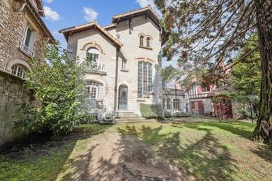 Hôtel particulier à vendre 1 430 000 € 11 pièces 5 chambres 303 m² 303 m² de terrain Fontainebleau 77300