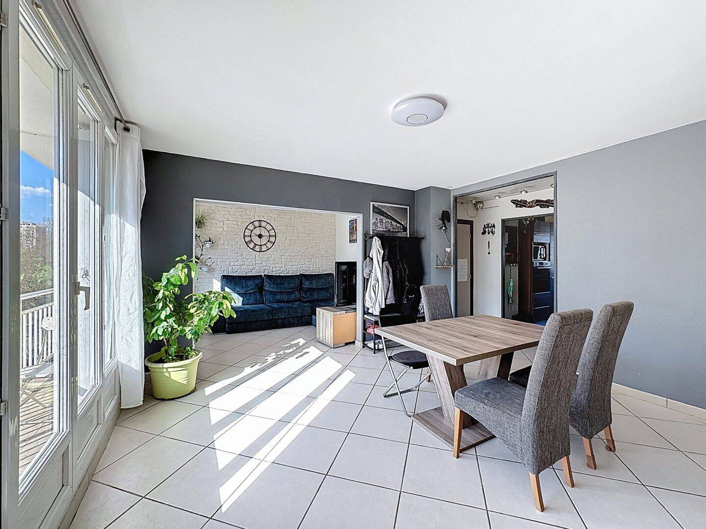 Appartement 4 pièces 73 m² · à Le Pont-de-Claix · 73 m² · 129 000 €