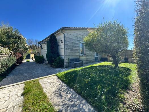 Maison à vendre 367 000 € 4 pièces 3 chambres 113 m² 423 m² de terrain Cavailles-Camparian Cenon 33150