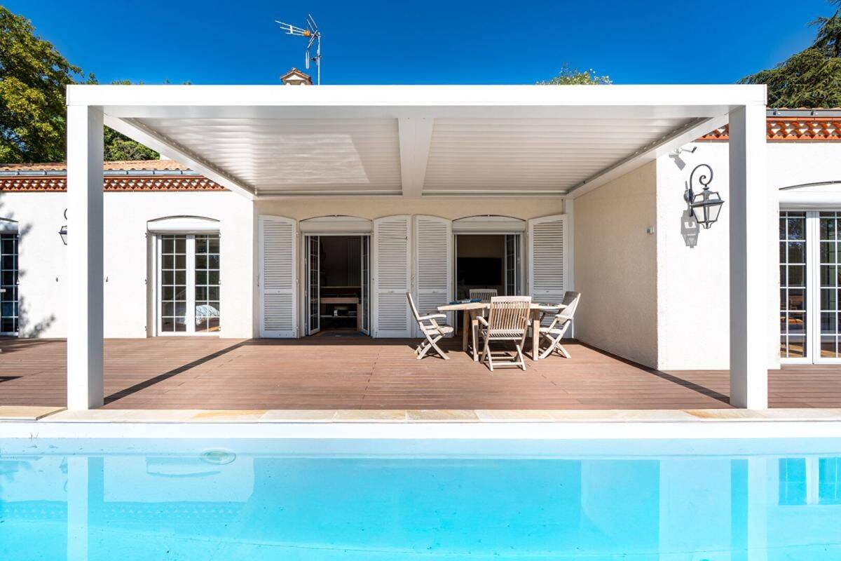 Maison 10 pièces 358 m² · à Gétigné · 358 m² · 1 242 000 €