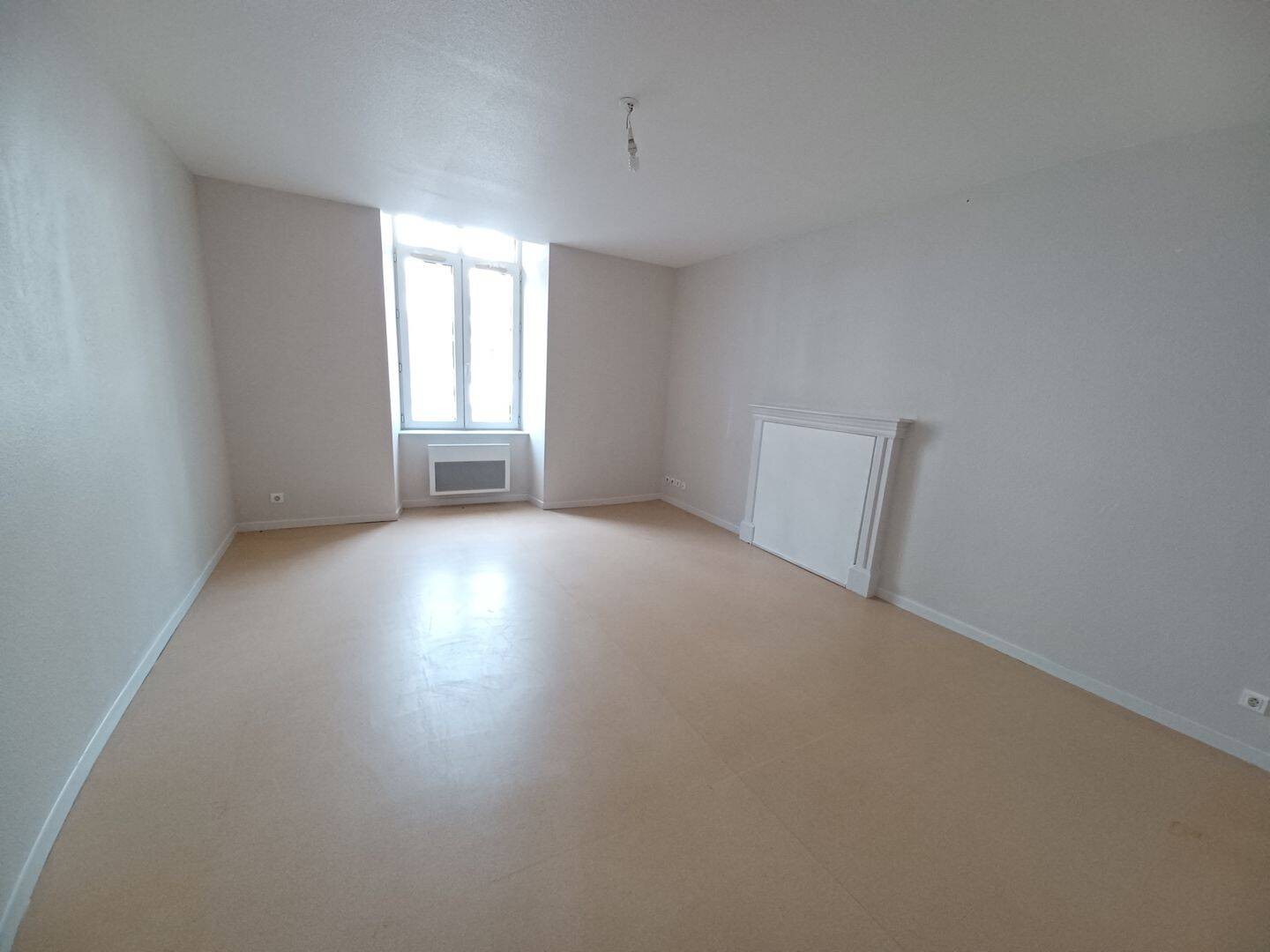 Appartement 4 pièces 77 m² · à Mauriac · 77 m² · 545 €