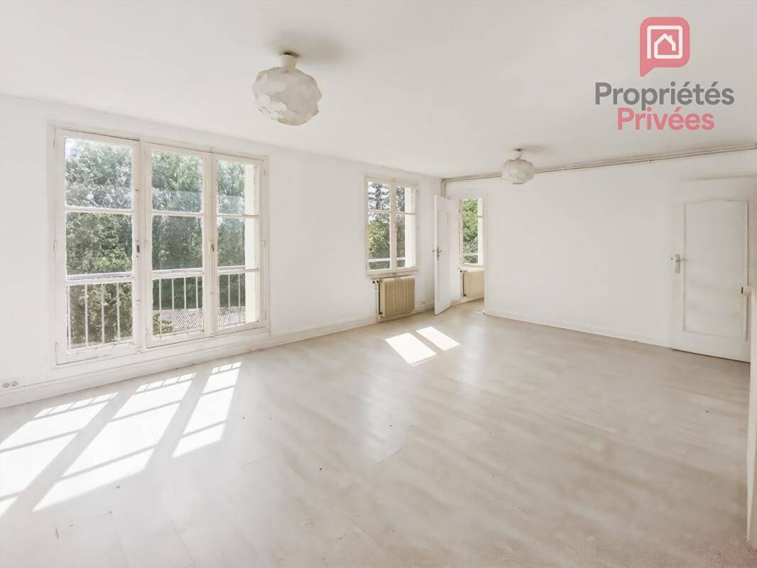 Appartement 4 pièces 67 m² · à Romilly-sur-Seine · 66,9 m² · 54 000 €