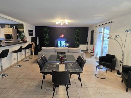 Maison de plain-pied à vendre 289 000 € 4 pièces 3 chambres 119 m² 769 m² de terrain Bordères-sur-l'Échez 65320