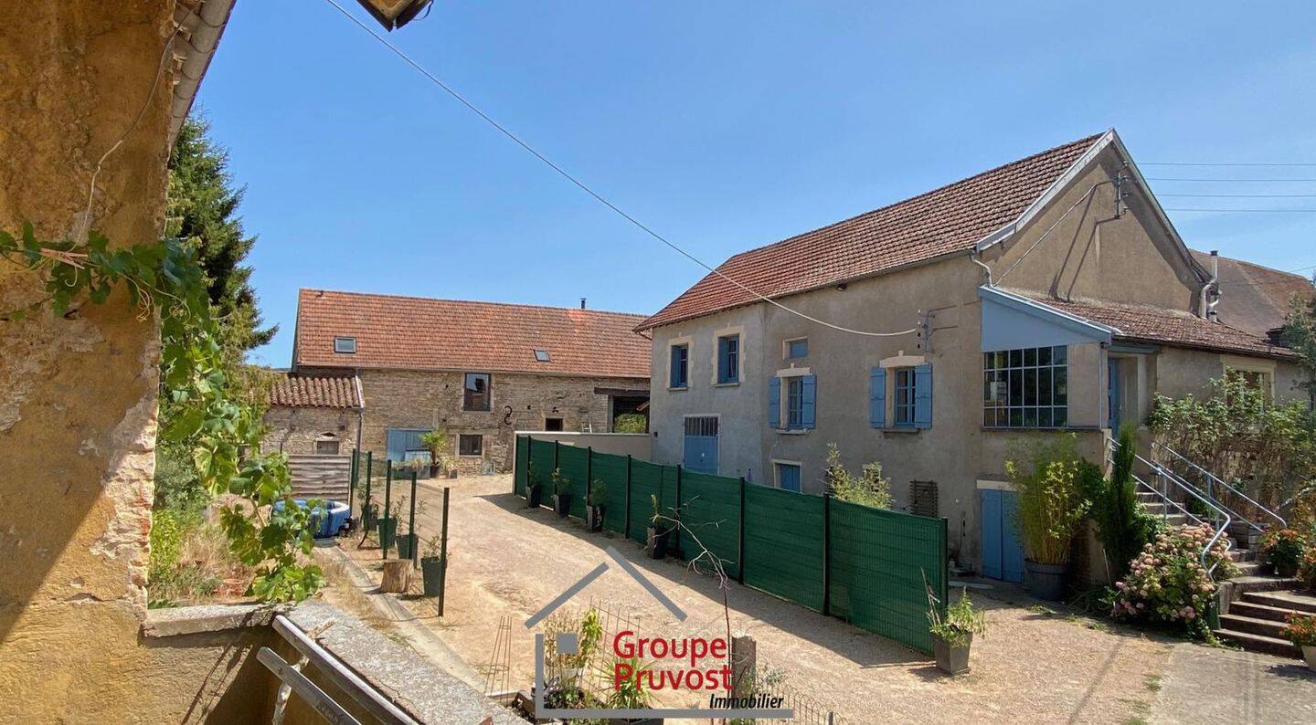 Maison 12 pièces 320 m² · à Cluny · 320 m² · 640 000 €