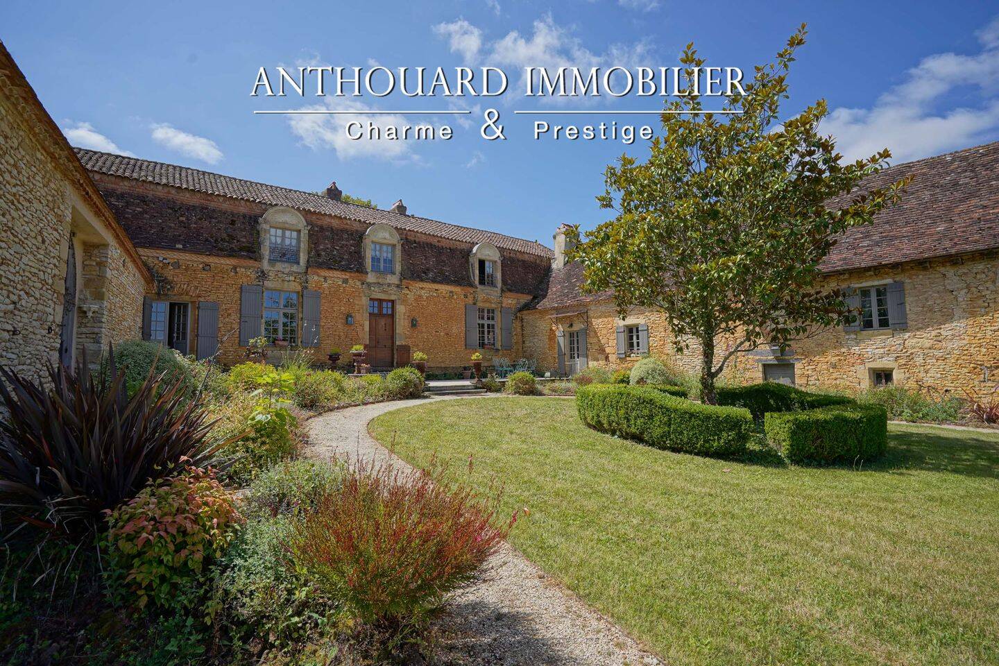 Maison 8 pièces 400 m² · à Périgueux · 400 m² · 1 280 000 €