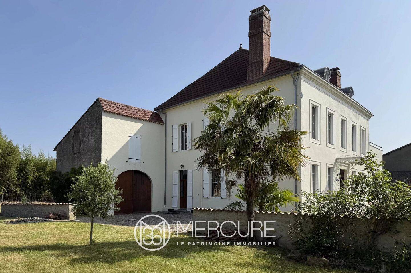 Maison 12 pièces 372 m² · à Plaisance · 372 m² · 598 000 €