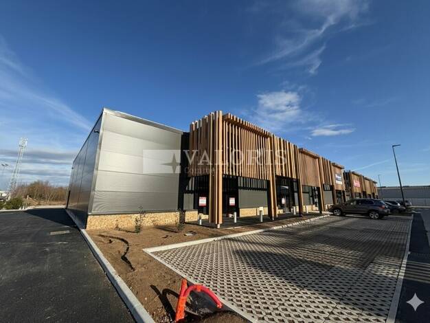 Local commercial à louer 5 417 € 500 m² de surface de vente Jameyzieu Tignieu-Jameyzieu 38230