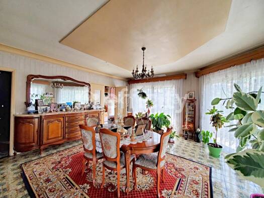 Maison à vendre 967 000 € 8 pièces 5 chambres 210 m² 127 m² de terrain Guipons Villejuif 94800