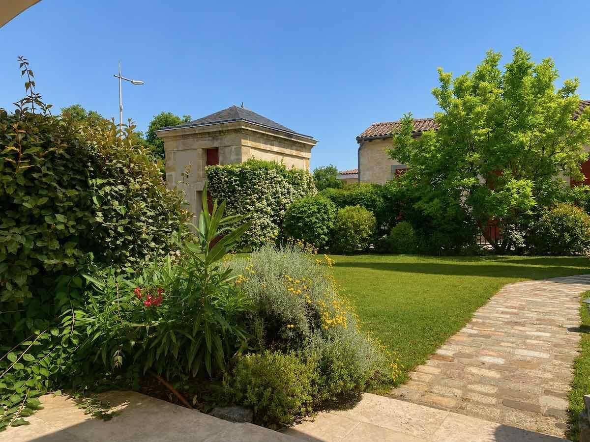 Maison 10 pièces 278 m² · à La Brède · 277,9 m² · 980 000 €