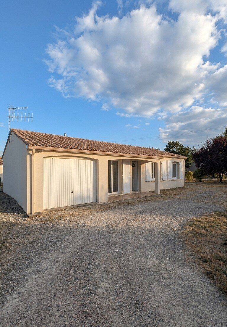 Maison 4 pièces 86 m² · à Roullet-Saint-Estèphe · 86 m² · 900 €/mois