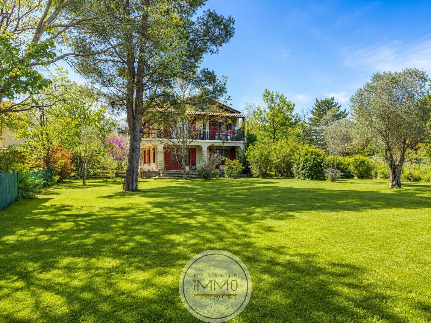 Maison 11 pièces 184 m² · à Salignac · 183,6 m² · 325 000 €