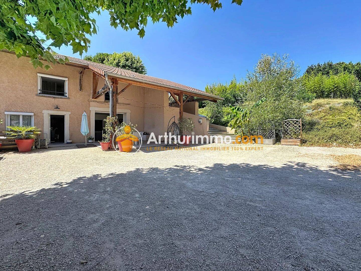 Maison 5 pièces 157 m² · à Bourgoin-Jallieu · 156,5 m² · 1 690 €
