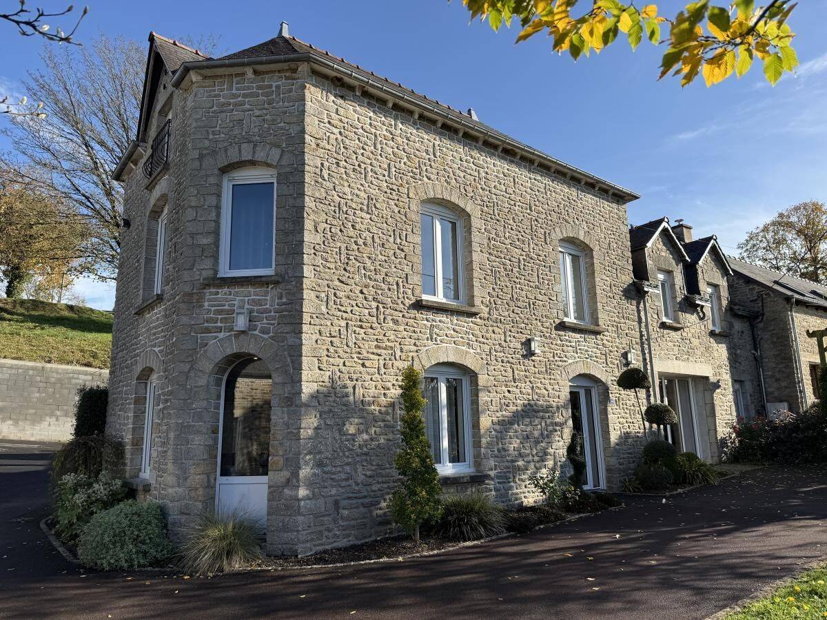 Maison 2 pièces 163 m² · à Le Mené · 163 m² · 254 849 €
