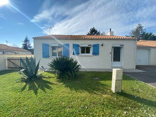 Maison à vendre 253 200 € 3 pièces 2 chambres 66 m² 395 m² de terrain Villeneuve-en-Retz 44580