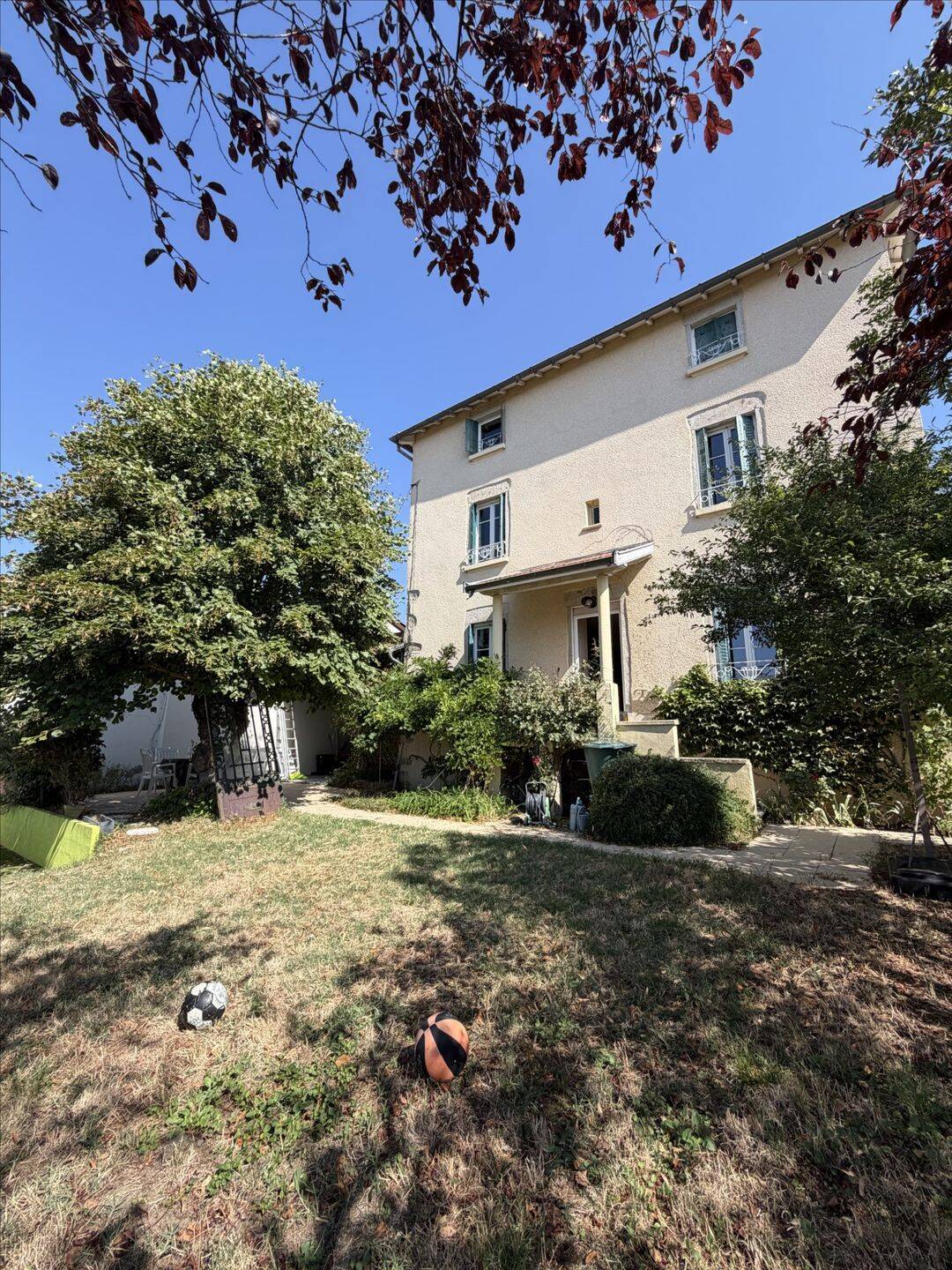 Maison 4 pièces 136 m² · à Vaugneray · 136,5 m² · 1 601 €/mois