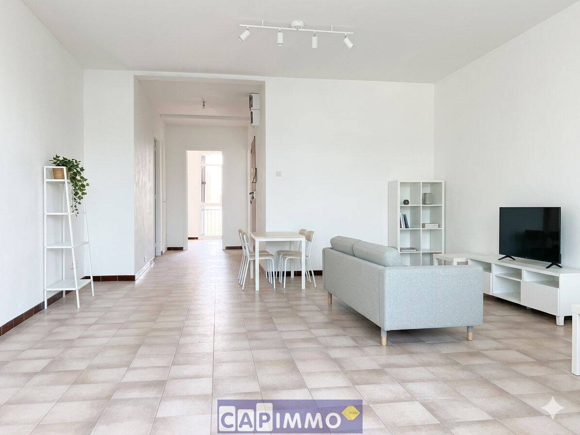 Appartement 5 pièces 101 m² · à Toulon · 101 m² · 940 €