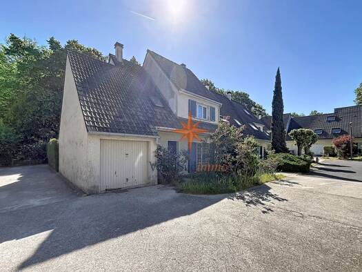 Maison à vendre 338 000 € 5 pièces 3 chambres 108,2 m² 231 m² de terrain Descartes Champs-sur-Marne 77420