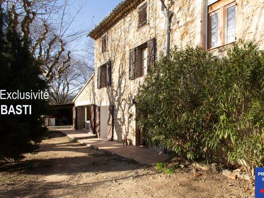 Villa à vendre 315 000 € 5 pièces 3 chambres 120 m² 2 198 m² de terrain Draguignan 83300
