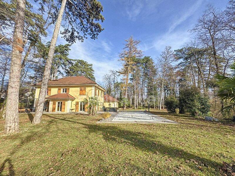 Maison 8 pièces 240 m² · à Gex · 240 m² · 1 295 000 €
