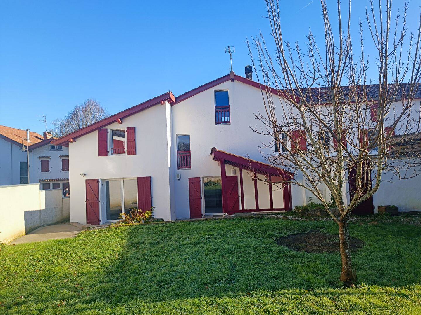 Maison 4 pièces 91 m² · à Ustaritz · 90,7 m² · 1 300 €