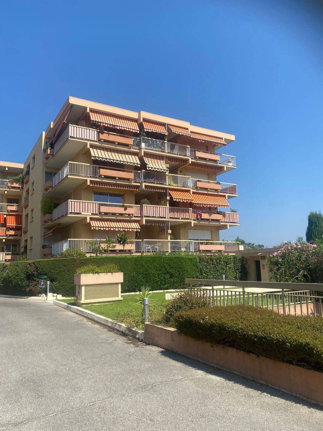 Appartement 1 pièce 25 m² · à Mandelieu-la-Napoule · 25 m² · 750 €/mois