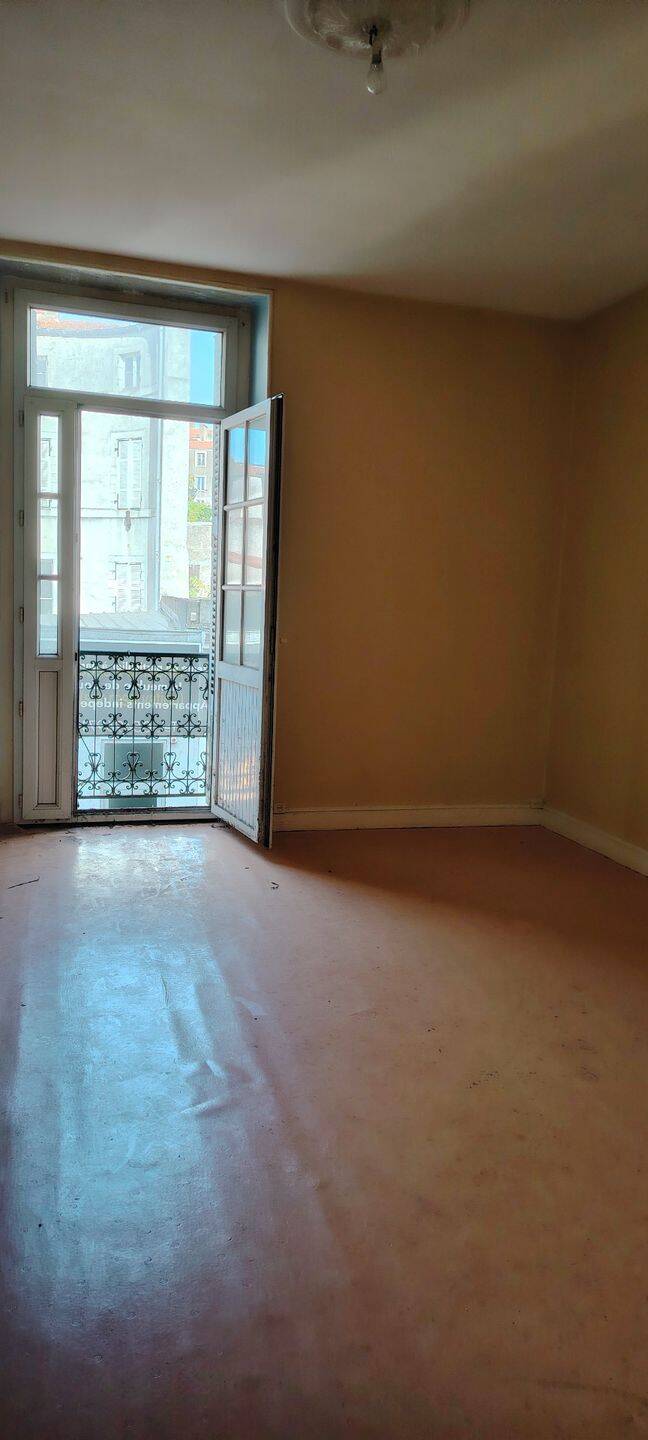 Maison 5 pièces 110 m² · à Airvault · 110 m² · 49 000 €
