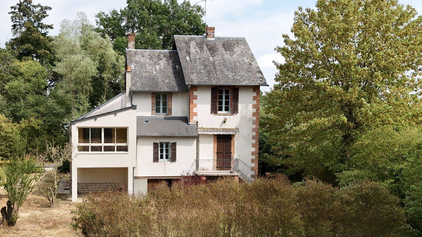 Maison 8 pièces 170 m² · à Dornes · 170 m² · 210 000 €