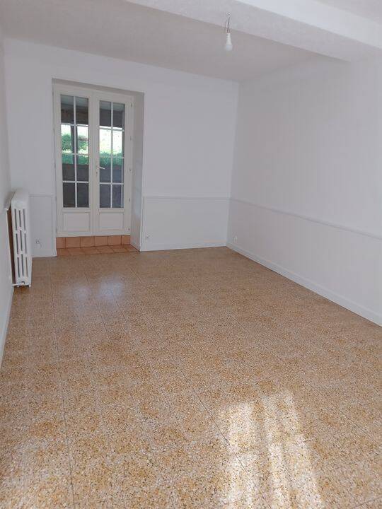 Maison 3 pièces 82 m² · à Courson-les-Carrières · 82 m² · 660 €/mois
